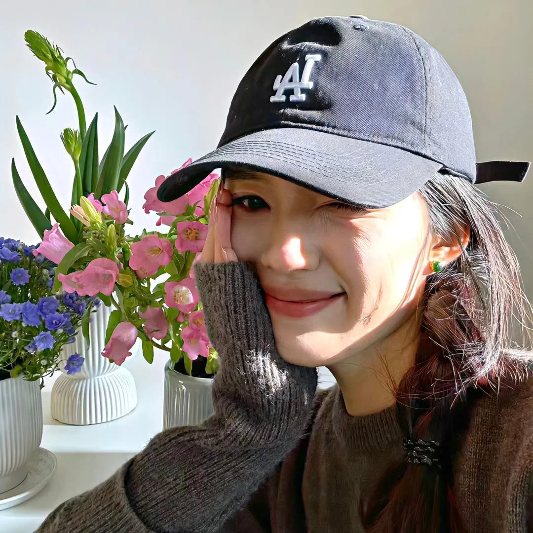 空房间里的女人